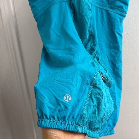 Lululemon Light It Up Tank In Surge Blue size 6 - Picture 6 of 9